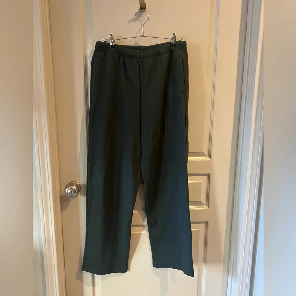 SKIMS Cotton Fleece Straight Leg Sweatpants Spruce NWT Small Medium - Picture 4 of 10